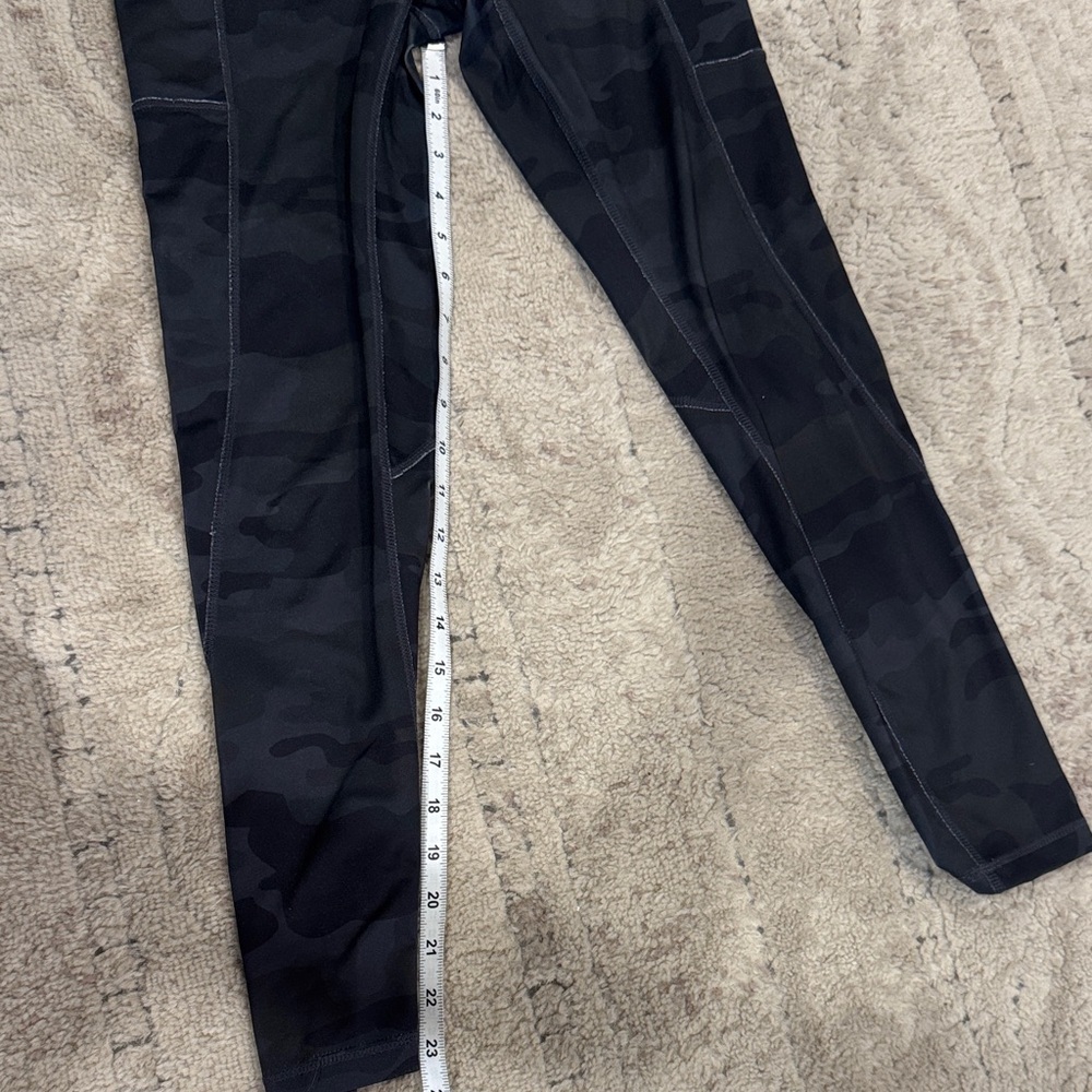 Reebok Women’s Black Camouflage Leggings Size XS - Picture 6 of 6